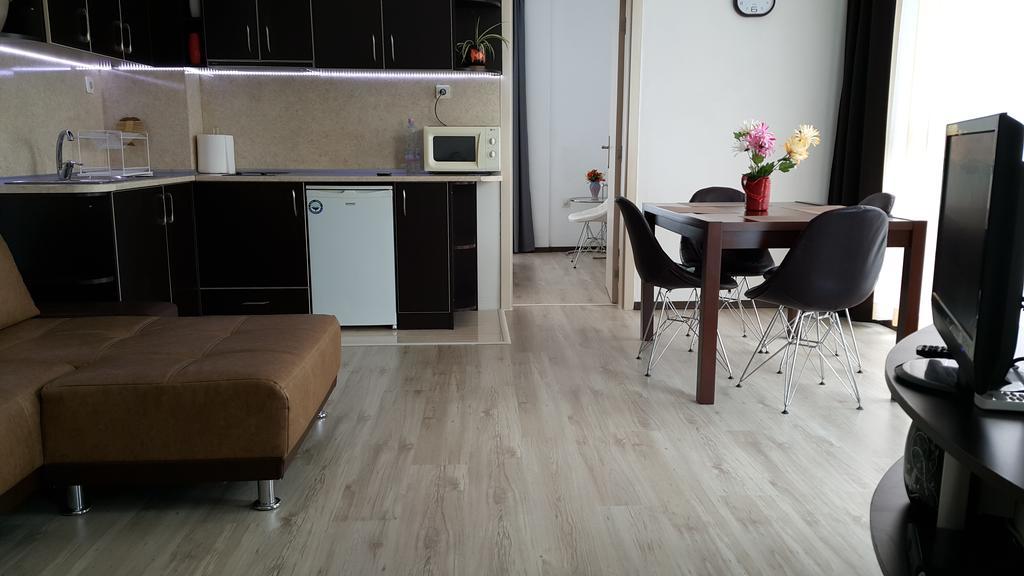 Kraybrezhna Apartment Pomorie Exteriör bild
