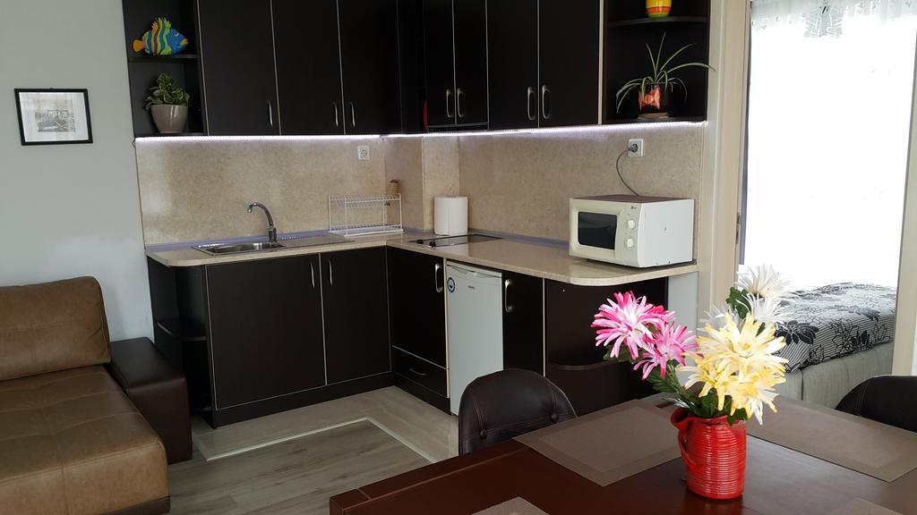 Kraybrezhna Apartment Pomorie Exteriör bild