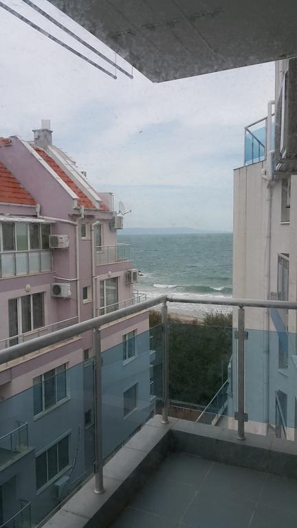 Kraybrezhna Apartment Pomorie Exteriör bild