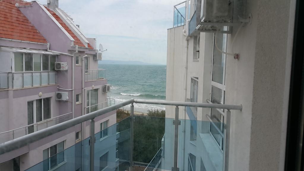 Kraybrezhna Apartment Pomorie Exteriör bild